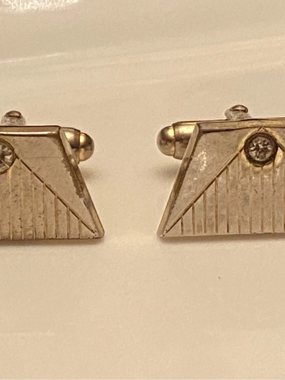 Gold-Tone Geometric Cuff Links Set with Tie Bar